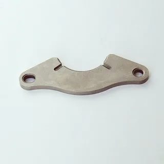 Скоба упорная распредвала 4/6ISB, ISD, ISF 3.8