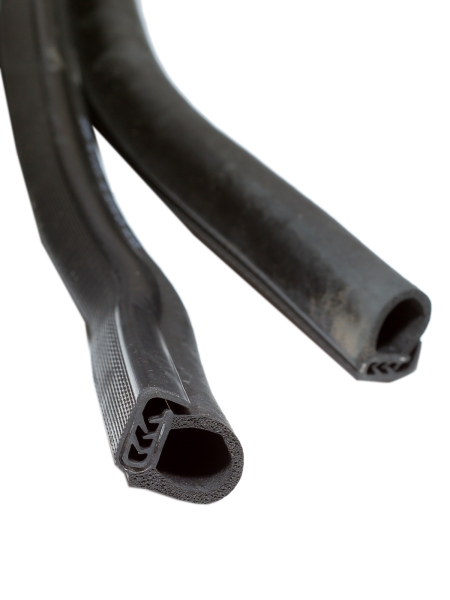 Уплотнитель капота УАЗ-3741 (крышки) Уралэластотехника