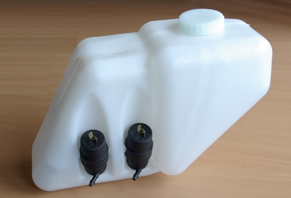 Бачок омывателя ВАЗ, УАЗ (в сборе) 5,2 л. под 2 мотора