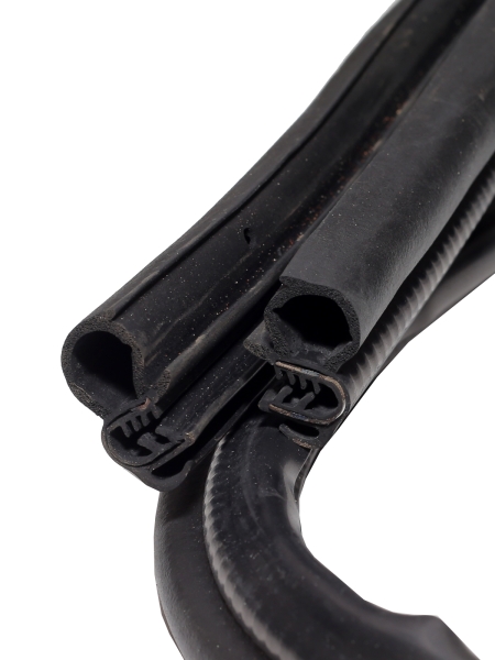 Уплотнитель проема двери ПАЗ Вектор NEXT водителя Уралэластотехника