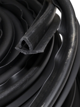 Уплотнитель двери изотермического фургона Г-3302, 3307, КАМАЗ, МАЗ 1-о лепестковый ТЗПИ