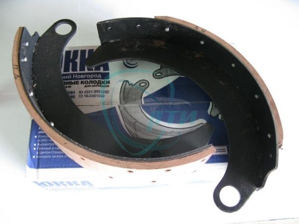 Колодка тормозная ПАЗ 3205 длин.+ корот. (накладка "БзАТИ") (инд.упак.) (комп. 2шт)