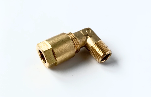 Штуцер крепления трубок ТНВД ( угловой )