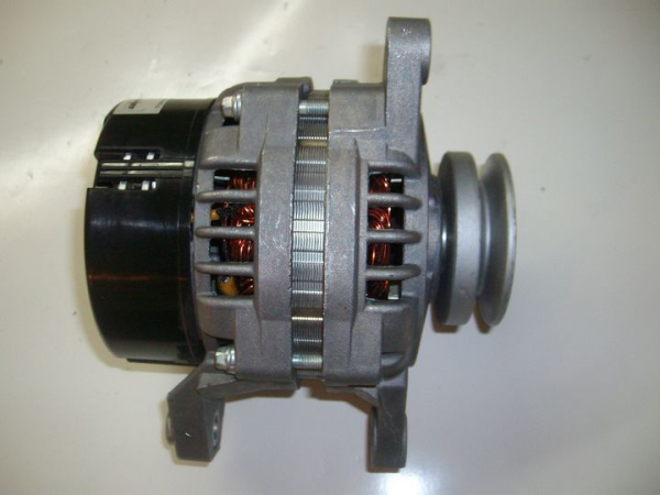 Генератор ГАЗель дв.УМЗ-4216 (14В, 90А) шкив узкий AVX10