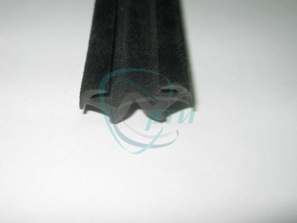 Уплотнитель стекла 2131 (опускного) зад. БРТ