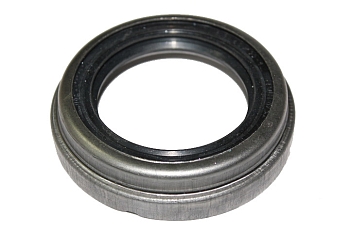 Сальник ступицы переднего колеса с обоймой