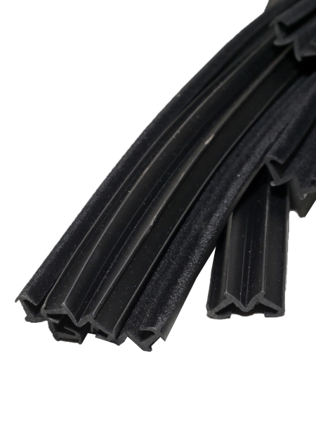 Уплотнитель стекла 2101,2103,2106 (опускного) комплект (47Р) БРТ