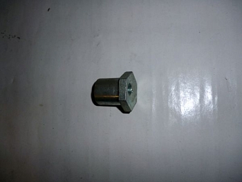 Болт-эксцентрик ролика привода ГРМ "Штайер"