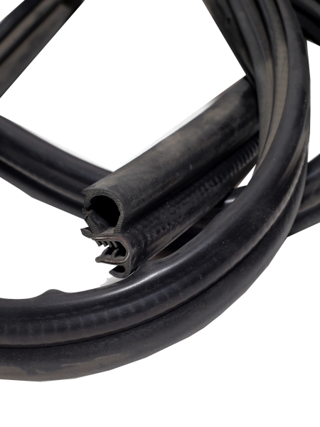 Уплотнитель капота ПАЗ Вектор NEXT Уралэластотехника