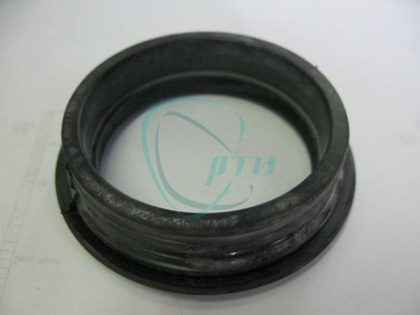 44 Патрубок воздушного фильтра на 126 карб. Волга, УАЗ ЯРТИ