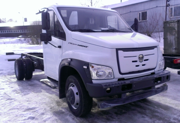 44 Решетка радиатора Газон NEXT (щит-утеплитель белый)