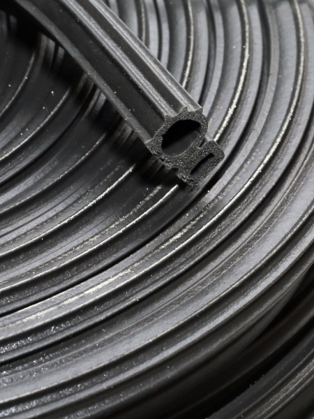 Уплотнитель двери (мягкий) В-га Уралэластотехника