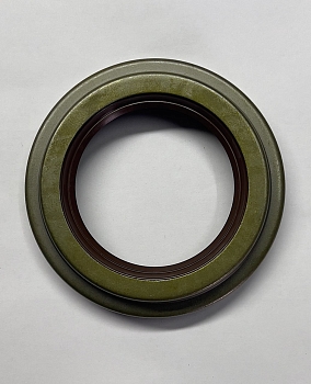 Сальник 2.2-70х110,3х13,5/24 ступицы передней в обойме / Г-он NEXT,3310,4301 (VITON)Фторкаучук