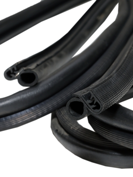 Уплотнитель проема двери МАЗ Уралэластотехника