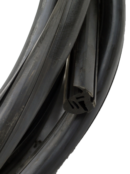 Уплотнитель стекла (лобового) ПАЗ "Аврора" СЗРТ