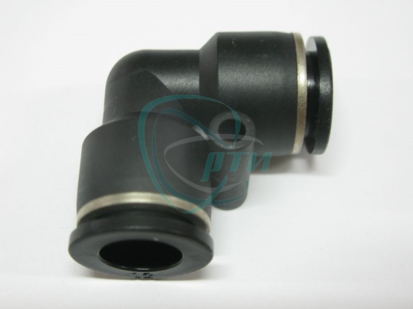 Фитинг трубки ПВХ 4 мм (угловой)