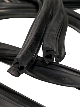 Уплотнитель стекла (лобового) ЗИЛ БРТ