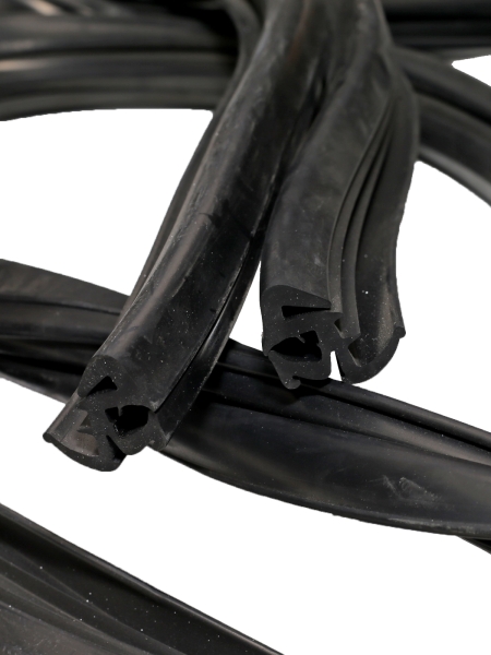 Уплотнитель стекла (лобового) ЗИЛ БРТ