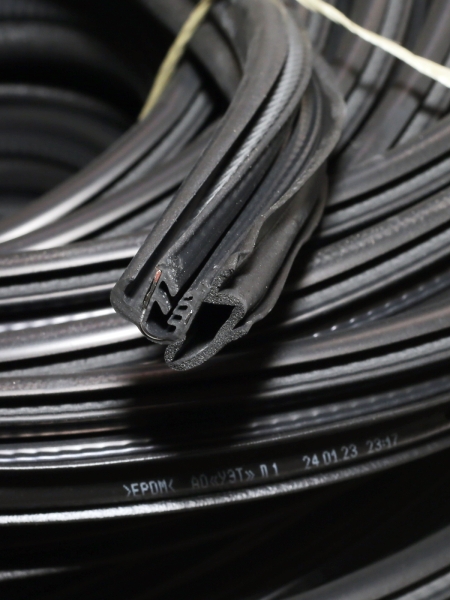 Уплотнитель проема двери Соб-ль, Г-ль задней Уралэластотехника