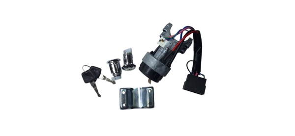 Замок зажигания УАЗ Патриот 8 контакт с 2 личинками дверей